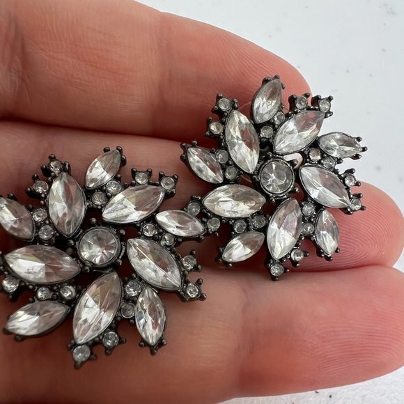 Rhinestone Earrings Gunmetal Flower Stud Big Gaudy Silver‎ Tone Swirl - Picture 4 of 7
